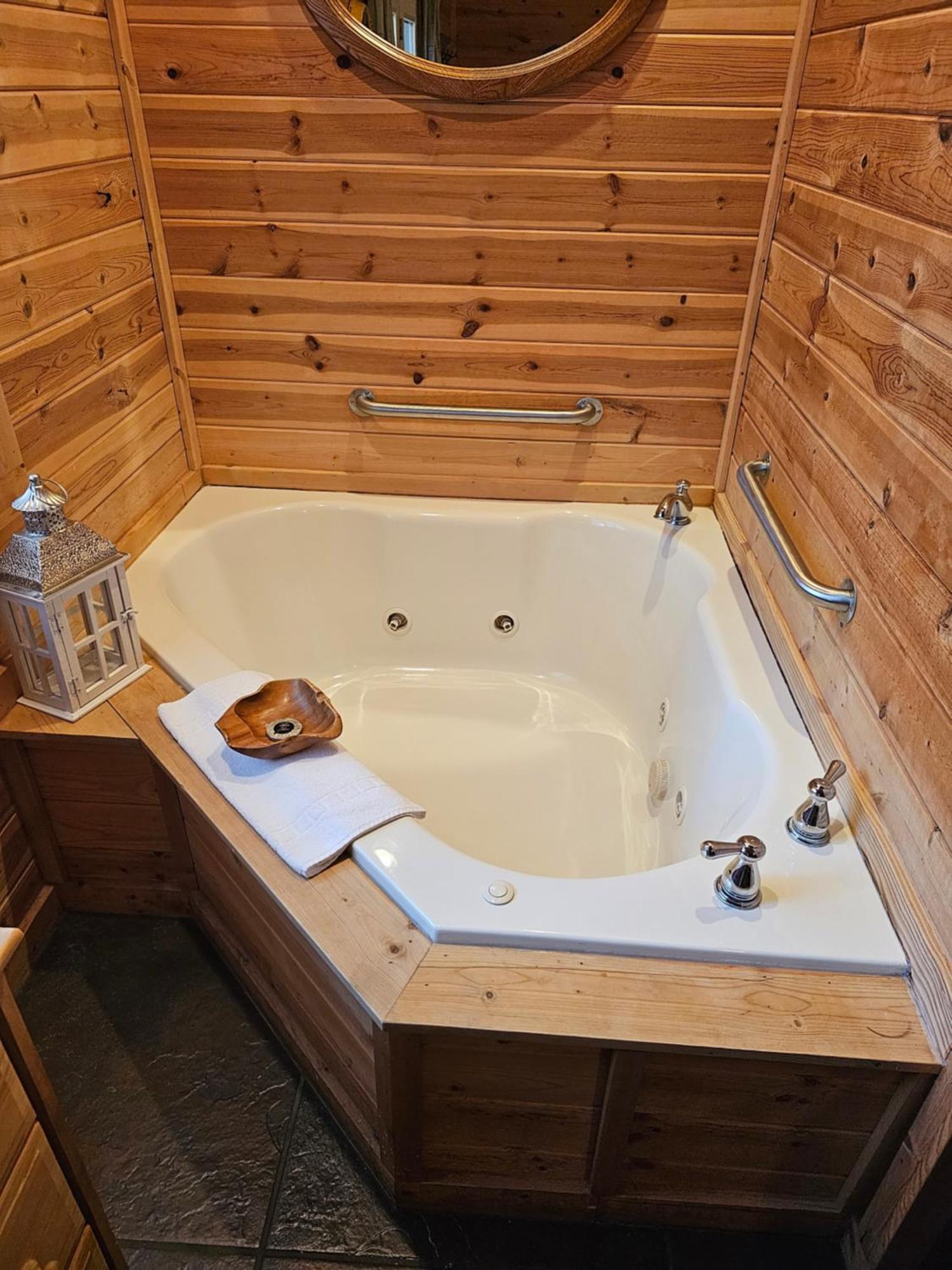 5 Min To Beaver Lake-King Bed-Fire Pit-Jetted Tub #4 Eureka Springs Exterior foto